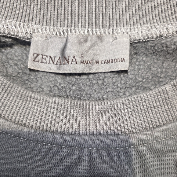 Zenana Outfitters Charcoal Mineral Wash Crew Neck Sweater NWOT PTP 22 Length 22 - Picture 7 of 8